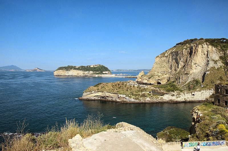 Posillipo, l'area compresa tra Nisida e Trentaremi Posillipo, l'area compresa tra Nisida e Trentaremi